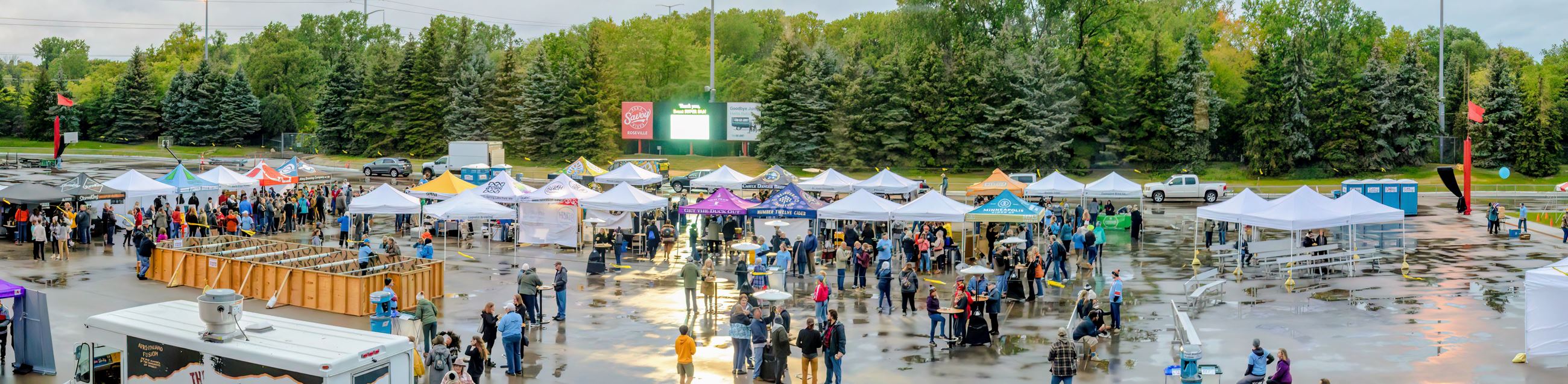 A panoramic picture of Tapped and Uncorked at the Guidant John Rose MN OVAL.