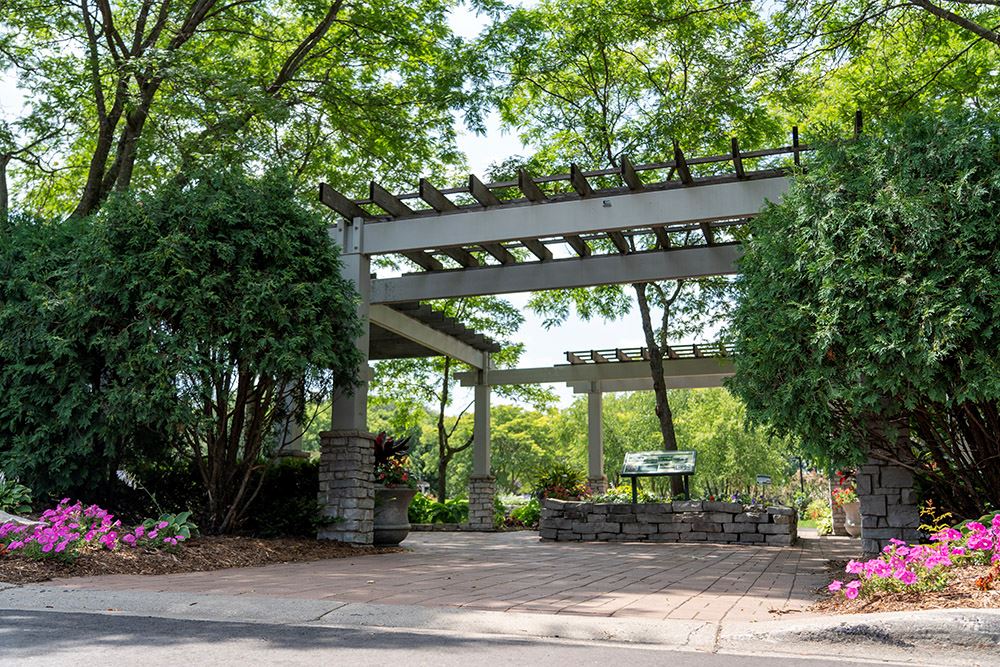 The entryway to the Muriel Sahlin Arboretum at Central Park.