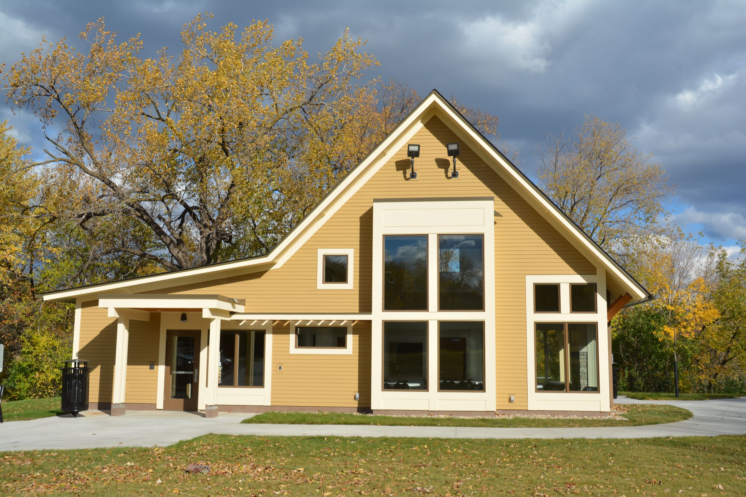 Oasis in early autumn